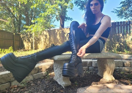 maemerciless nudes actress galleries