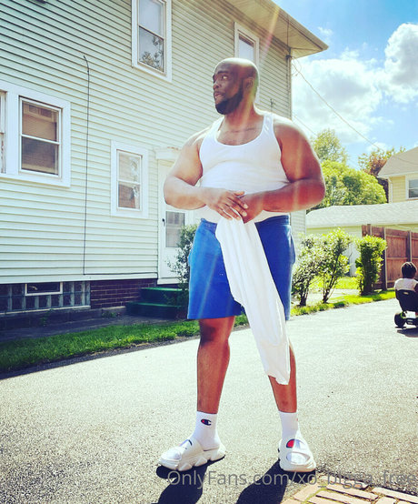 xo bigga free model xxx gallery