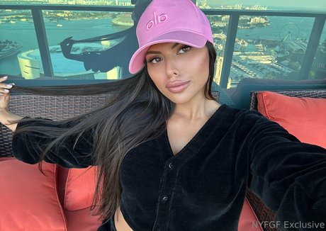 kaitlenirl model nice picture