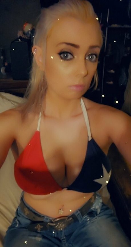 ewiika envy sexy actress pic