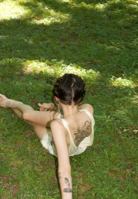 selflovemary art star gallery