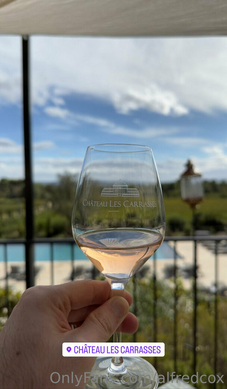 lesbian kissing onlyfans porn photo