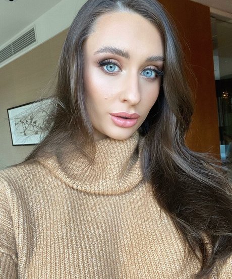 Emma Amelia star photos