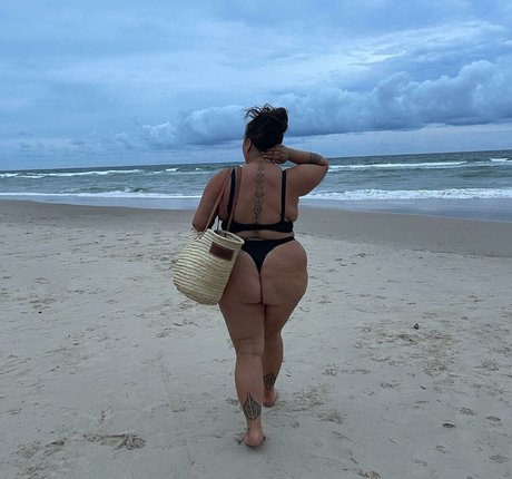 Antonia Waerea Adams adult model gallery