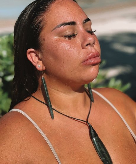 Antonia Waerea Adams hd actress pic