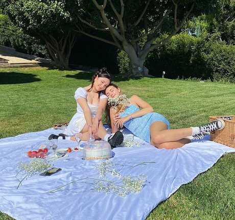 Emiliee Russo star sexy galleries