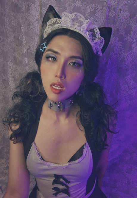 Emily Yunicorn model pictures