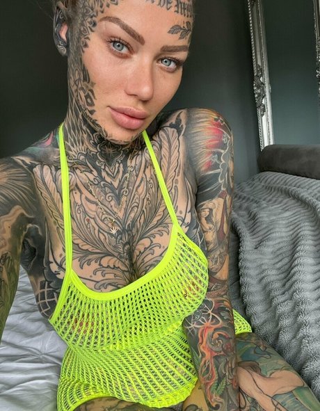 Becky Holt high quality model image