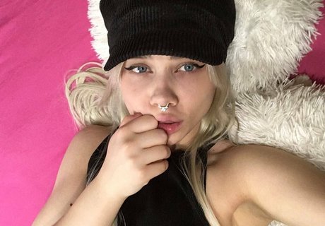 judyshine model top photos