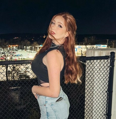 emilyyfiore star erotic pictures