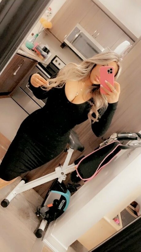 Milliondollamamiiii pornstar free photo