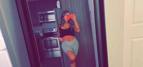 Milliondollamamiiii porn actress photos