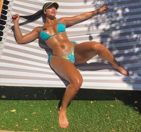 diana levy model sexy picture