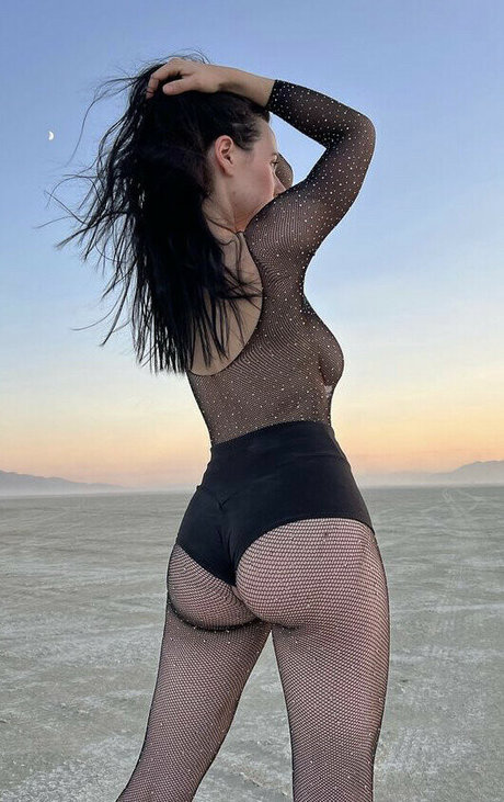 asian cheerleader onlyfans top pic