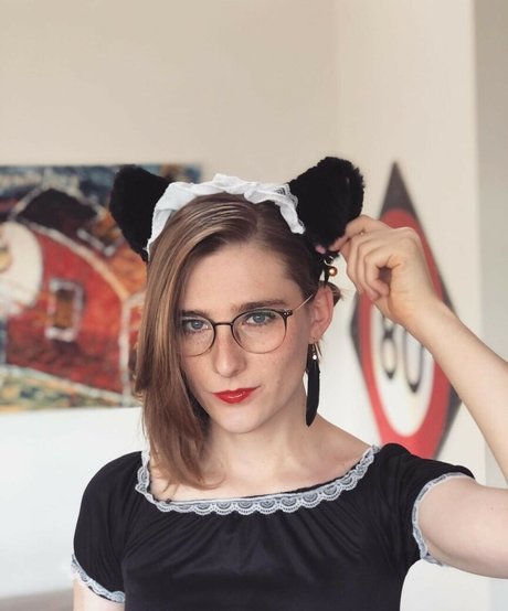 Alice In Wonder1and high quality star picture