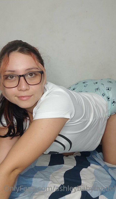 ashleybabymodel beautiful actress photos