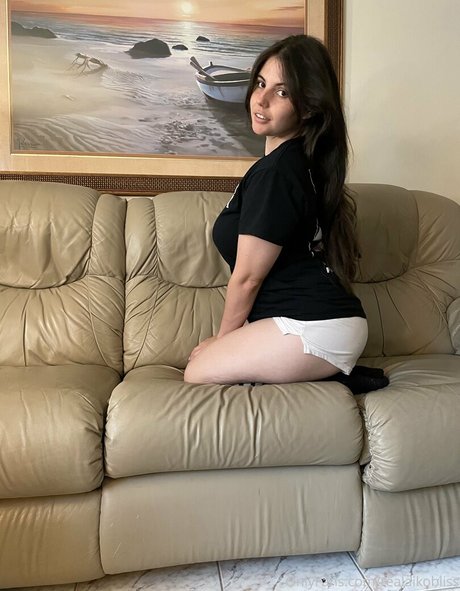 realaikobliss star exclusive images