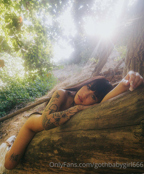 gothbabygirl666 star hot photo