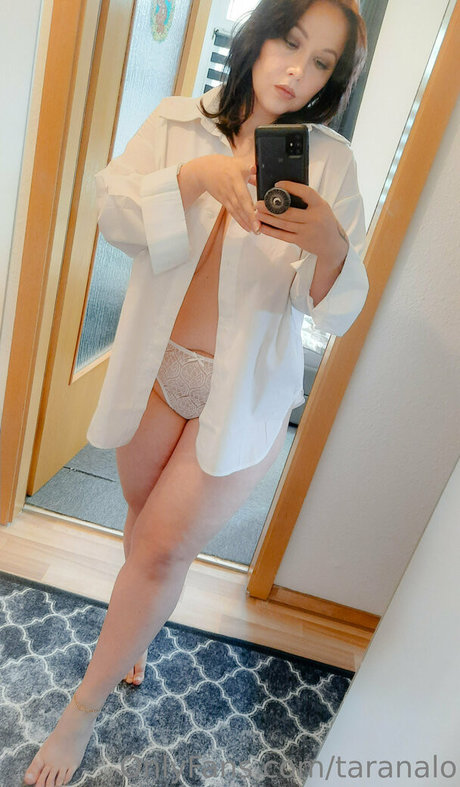 taranalo adult model galleries