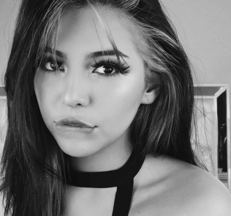 Yourweirdbaby top actress img