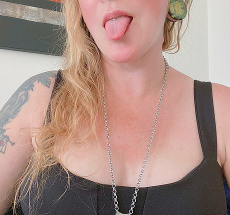 kisicafree model sexy pics