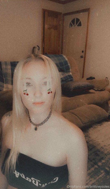 brittneysoles naked pornstar picture