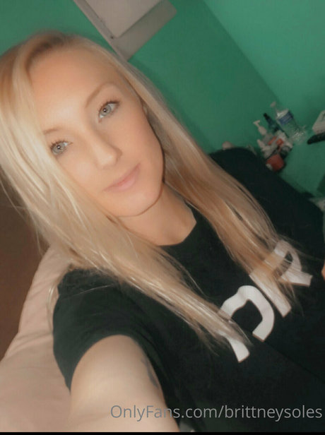 brittneysoles pornstar nude img