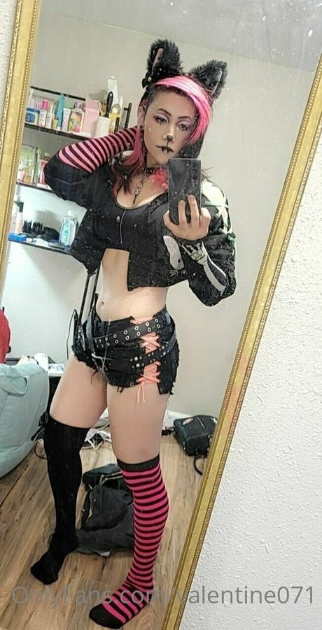 valentine071 star erotic photos