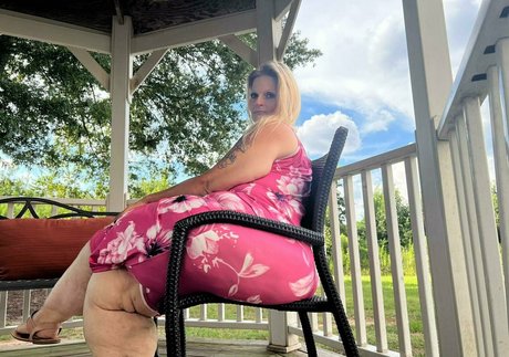 msjuicypear model erotic image