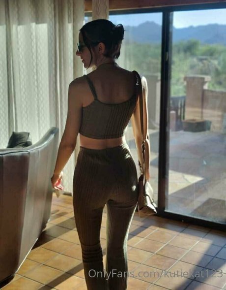 kutiekat123 exclusive model photo