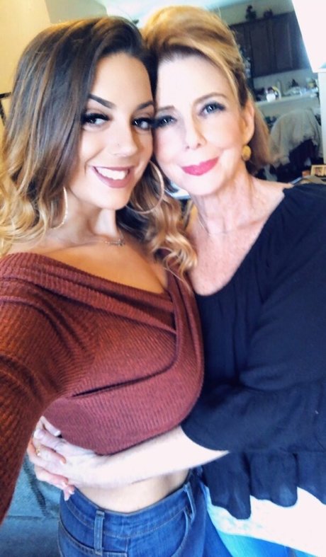 Rachel S model pretty picture