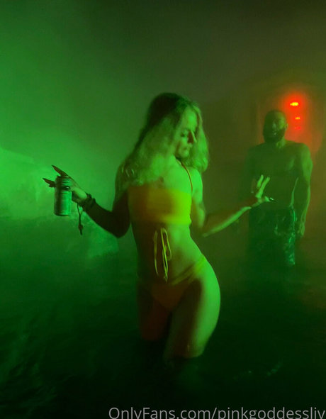 pinkgoddessliv exclusive star pictures