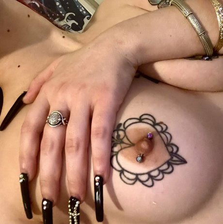 dumbasspisces art model pics