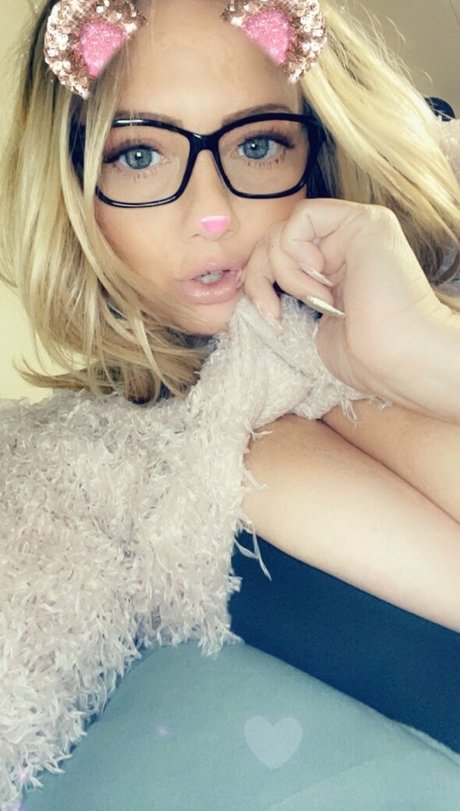 hairy asian onlyfans hot naked picture