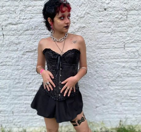 Aurwrayag model sex image