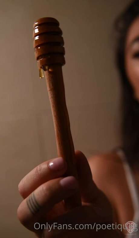 Poetiquegirl pornstar erotic photos