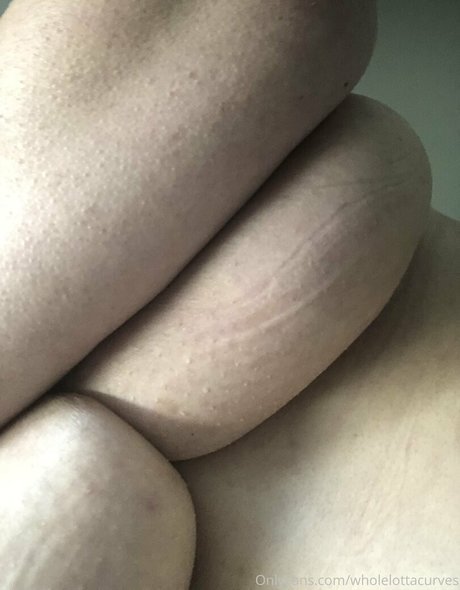 wholelottacurves model xxx picture