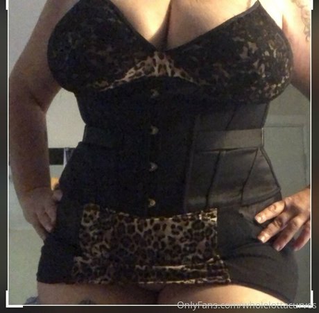 wholelottacurves art star photos