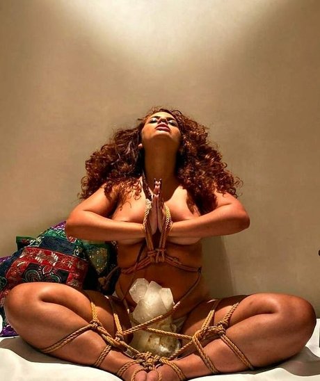 Erika Mahya star nice image