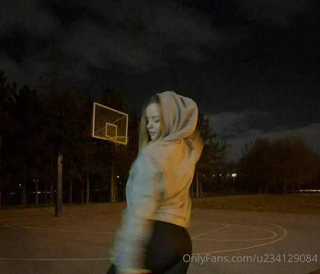 flora belll pornstar nude photo