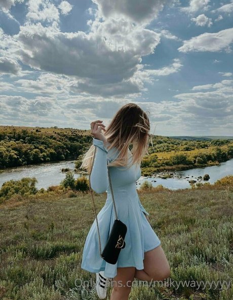 flora belll adult model archive