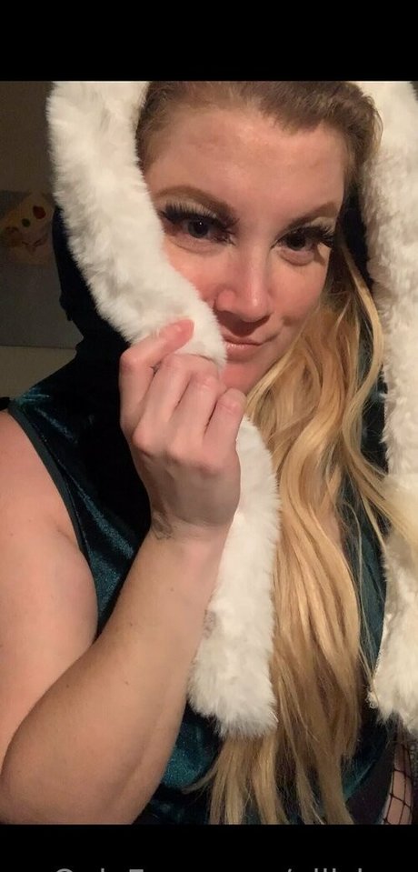 elliskay naked star archive