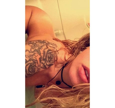 shannonc942 erotic star images