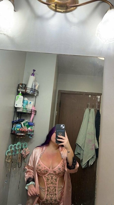 miaaswrld sexy actress pics