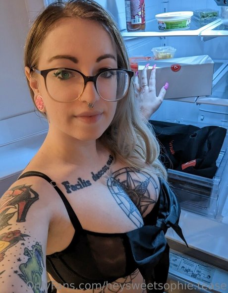 heysweetsophie tease pornstar pics