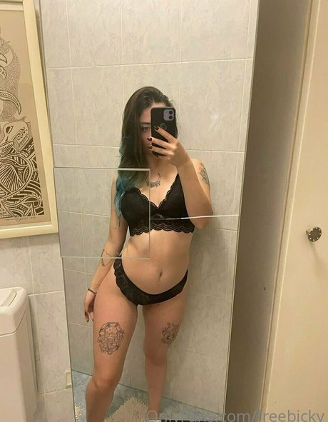 freebicky exclusive star photo