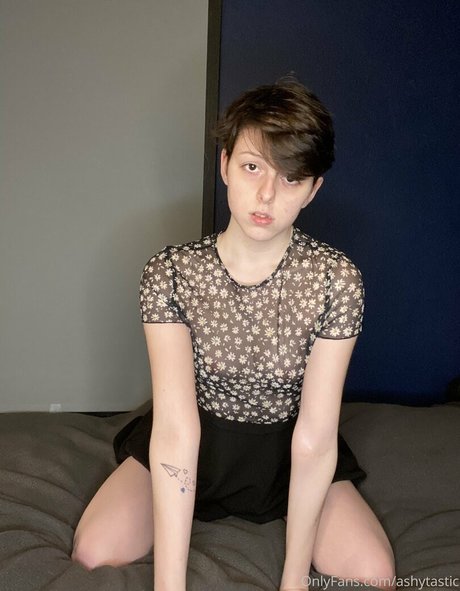 AshyTastic model hot gallery