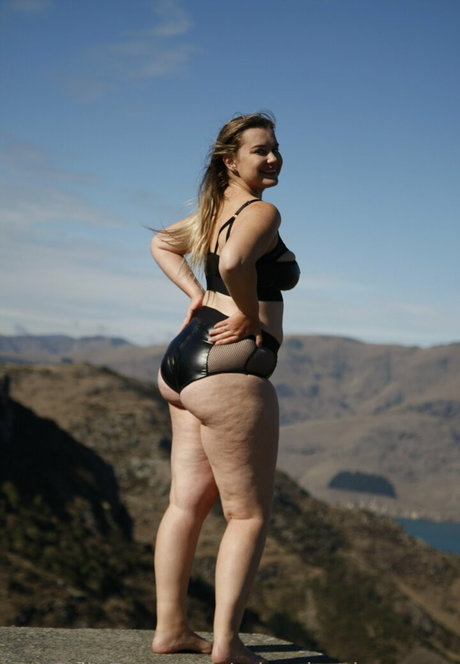 misspheejameson art actress image