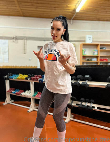 droposunshine free nudes star pic