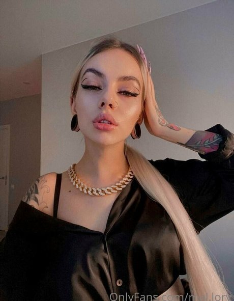 mal lory hot star gallery